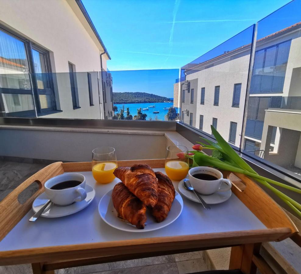 Black Pearl - Luxury Seaside App With Pool & Bbq, Istra Banjole Exterior foto